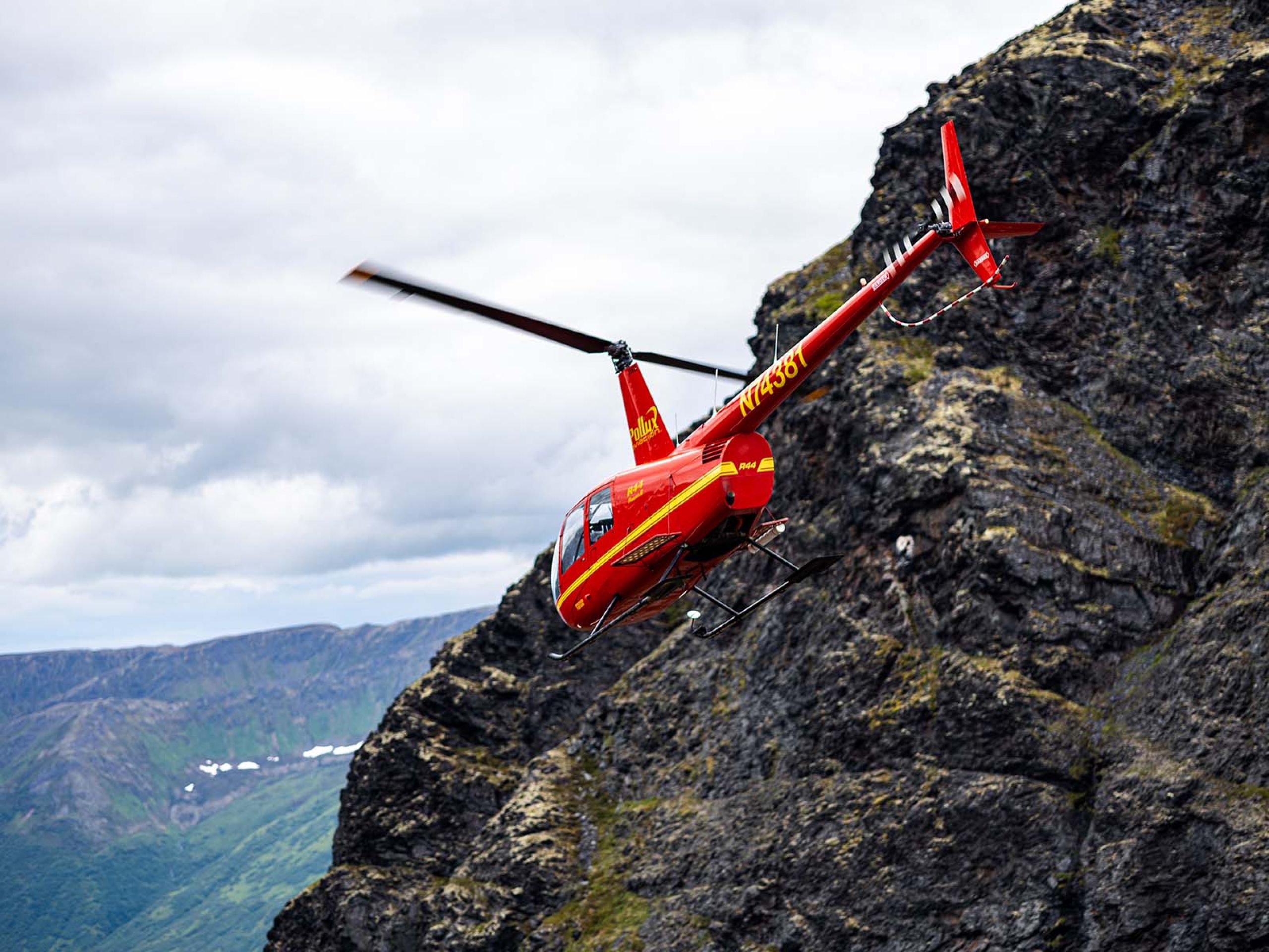 Helicopter Hiking Tours in Denali with Chelatna Lake Lodge 