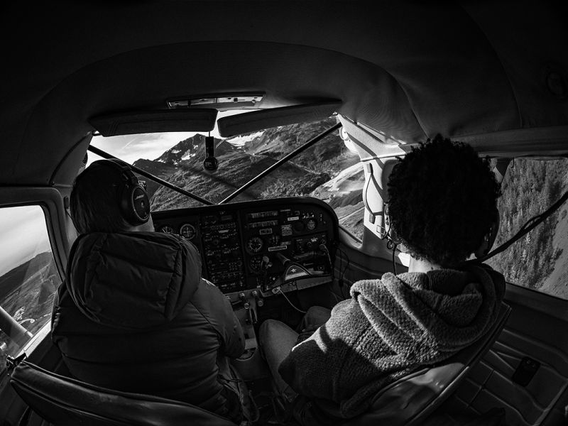 Cockpit view of flightseeing in Denali 